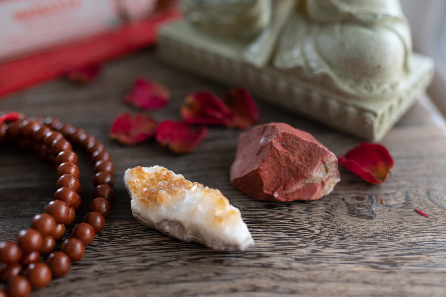 Blissful Space Set - Kreiere deinen wunderschönen Altar und Kraftplatz für Rituale, Zeremonien und Spiritualität - Buddha & Teelicht