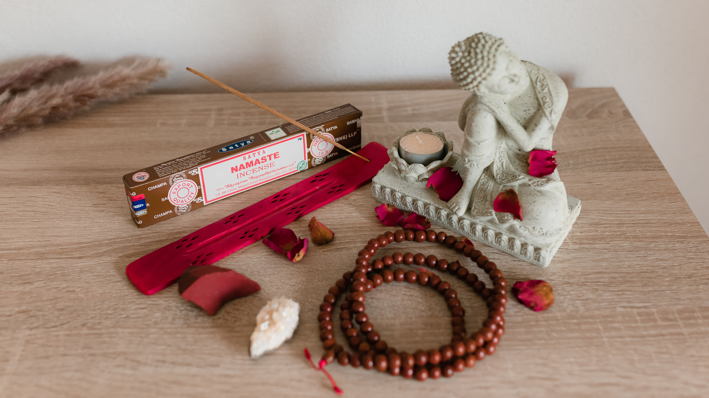 Blissful Space Set - Kreiere deinen wunderschönen Altar und Kraftplatz für Rituale, Zeremonien und Spiritualität - Buddha & Teelicht