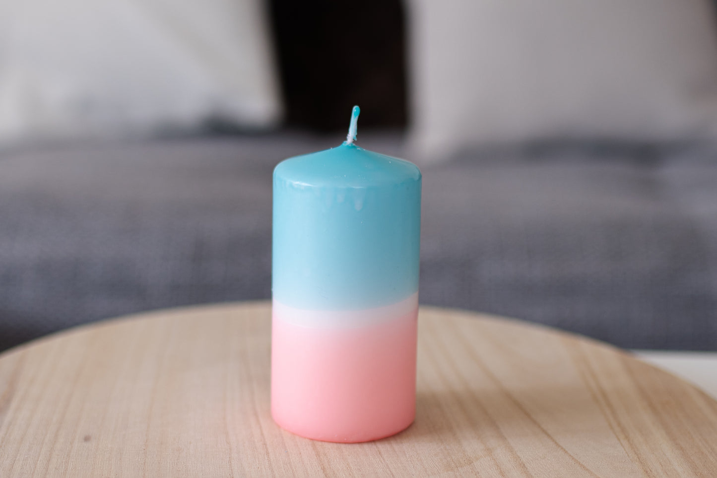 Farbenfrohe Kerze apricot/türkis - Stumpenkerze mit Neon Farbverlauf - Bring Farbe in dein Zuhause