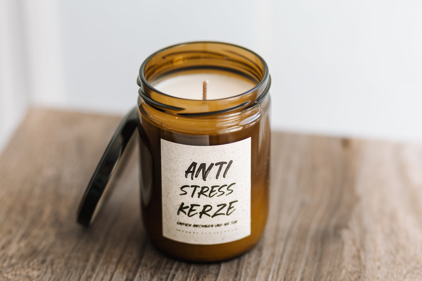 Anti-Stress Duftkerze - 360g Kerze mit Deckel für entspannte, gemütliche Stunden - Bis 60 Std. Brenndauer