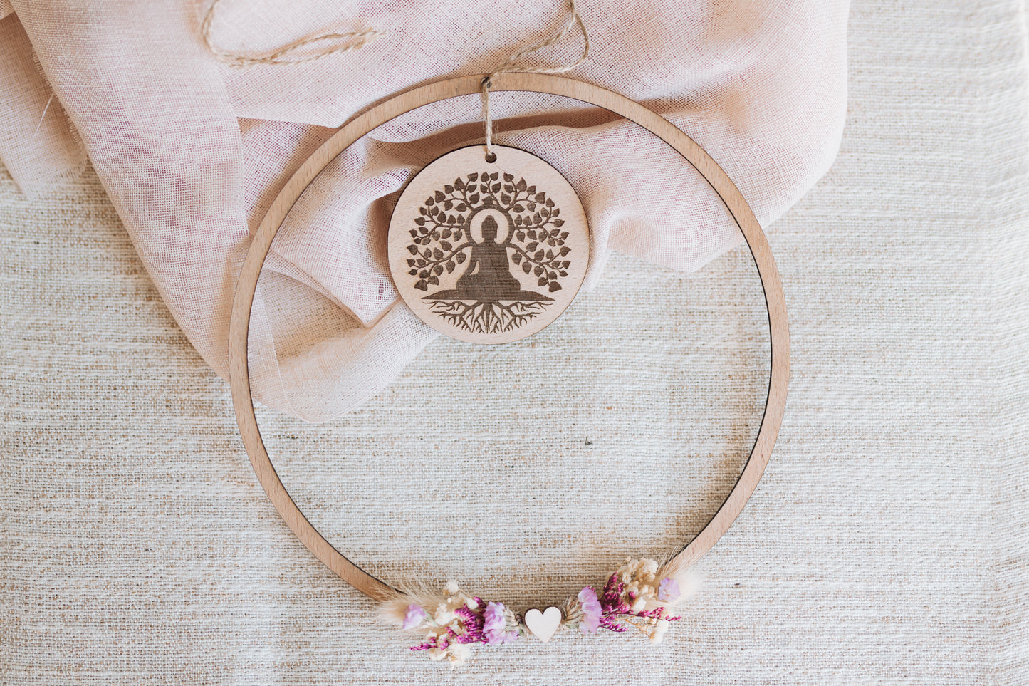 Holzring Deko, spirituelle Deko, spirituelle Wanddekoration, Buddha Symbol, natürliche Dekoration, Yoga Raum, Holzloop für Meditationsraum, Altar, spirituelle Wohnaccessories, Lebensbaum