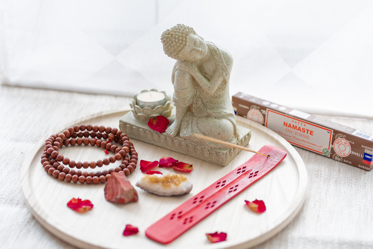 Blissful Space Set - Kreiere deinen wunderschönen Altar und Kraftplatz für Rituale, Zeremonien und Spiritualität - Buddha & Teelicht
