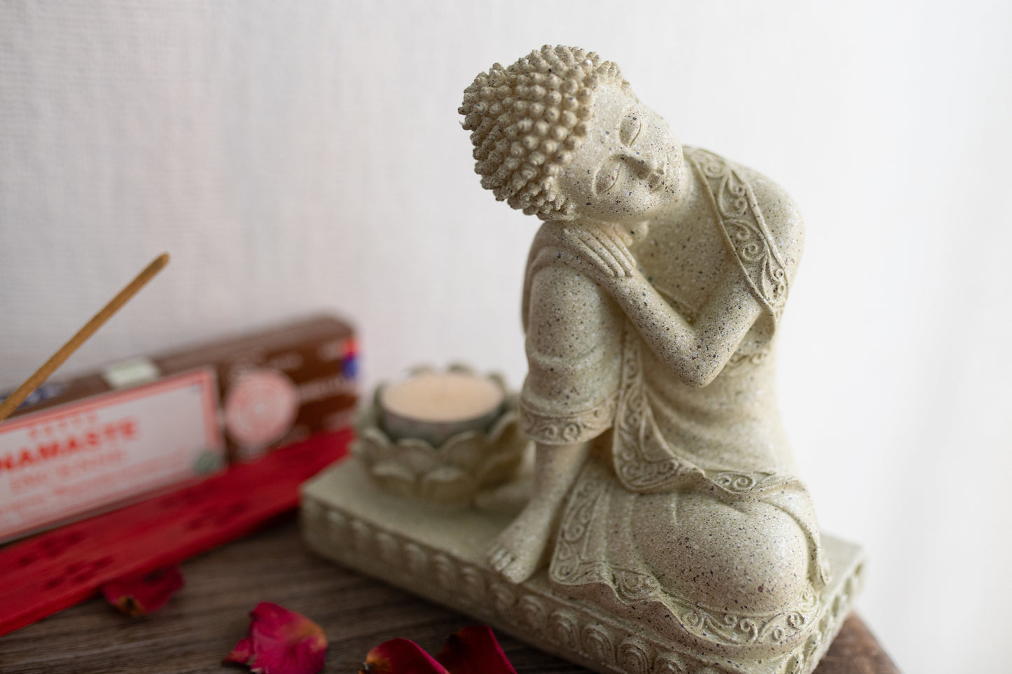 Ruhender Buddha & Jasmin Teelicht als spirituelle Deko - Kreiere deinen wunderschönen Altar und Kraftplatz für Rituale, Zeremonien und Spiritualität