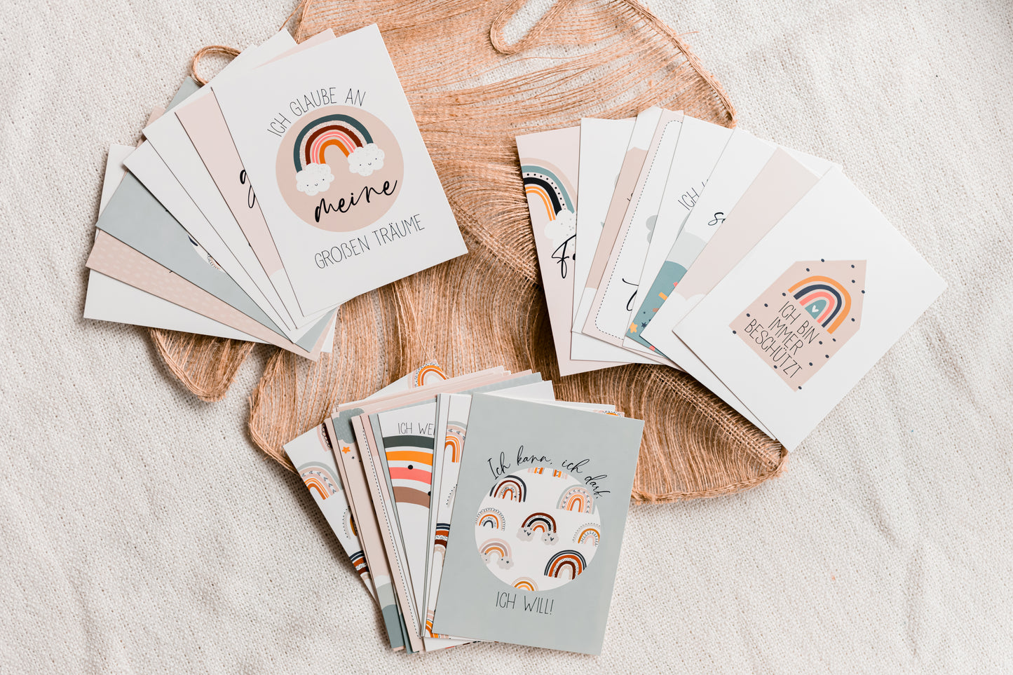 Affirmationskarten für Kinder - 32 liebevoll gestaltete Karten - Süße Regenbogen Illustrationen & wundervolle Affirmationen für Kids