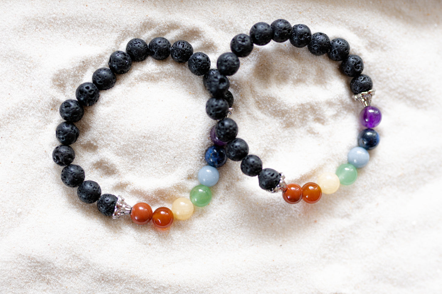 Lavastein-Armband mit Chakra-Perlen zur Harmonisierung deiner Chakren - Wunderschönes spirituelles Geschenk